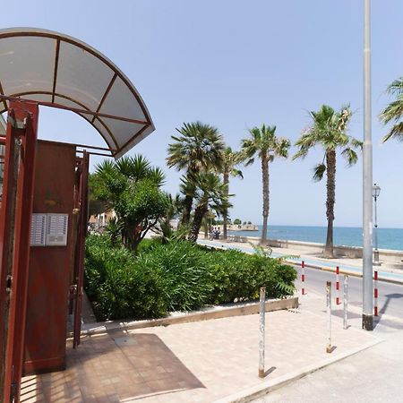 Nuvole Apartment Near The Beach Trani Kültér fotó