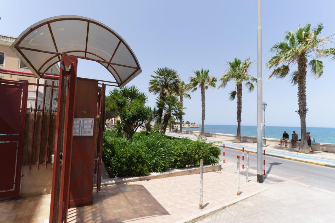 Nuvole Apartment Near The Beach Trani Kültér fotó